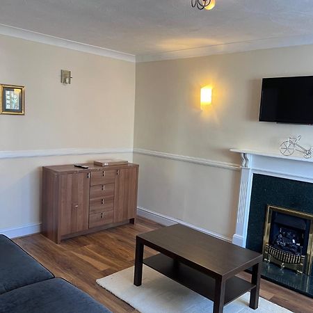 Newport Pagnel Guest House Newport Pagnell Bagian luar foto