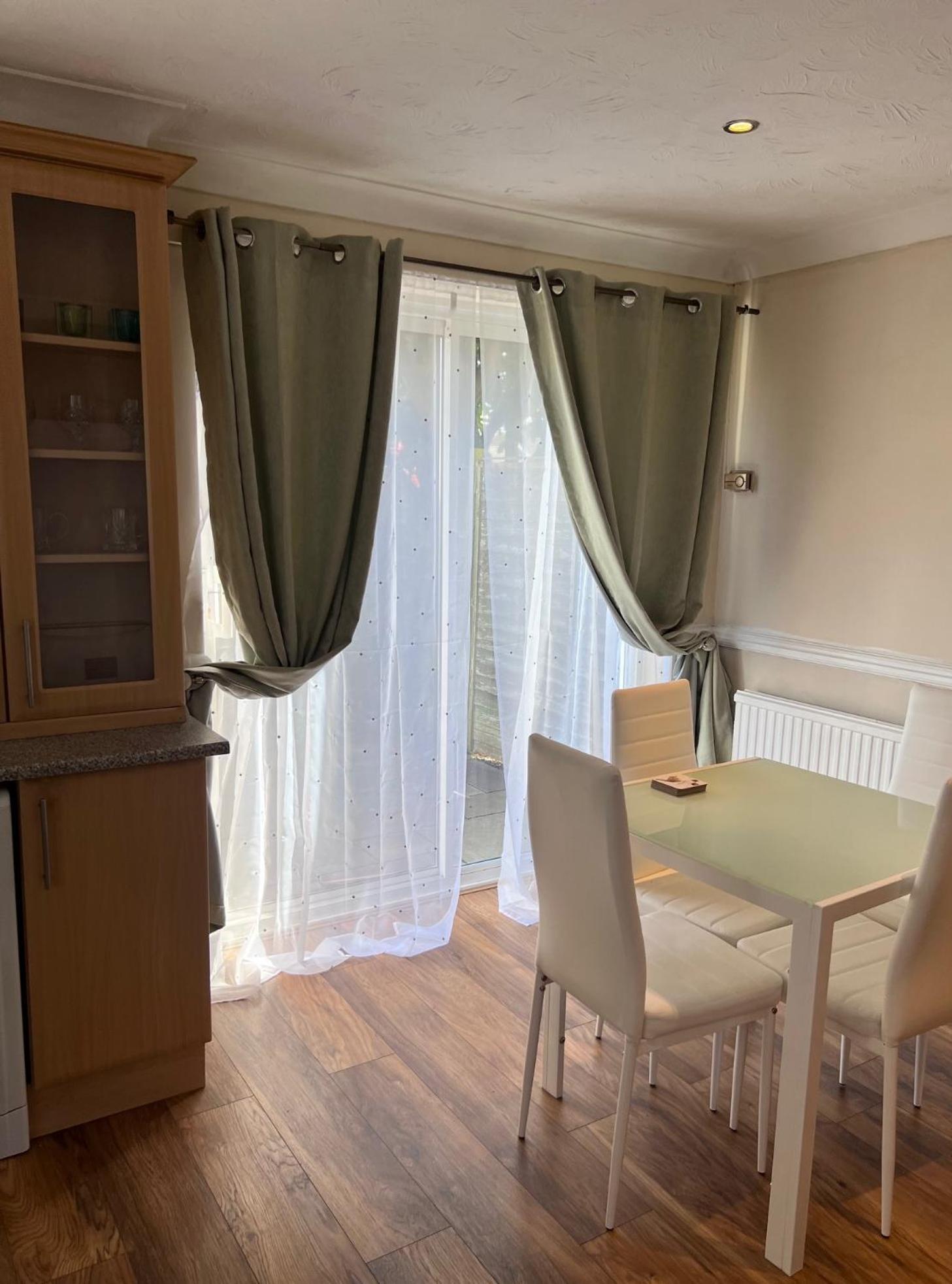 Newport Pagnel Guest House Newport Pagnell Bagian luar foto